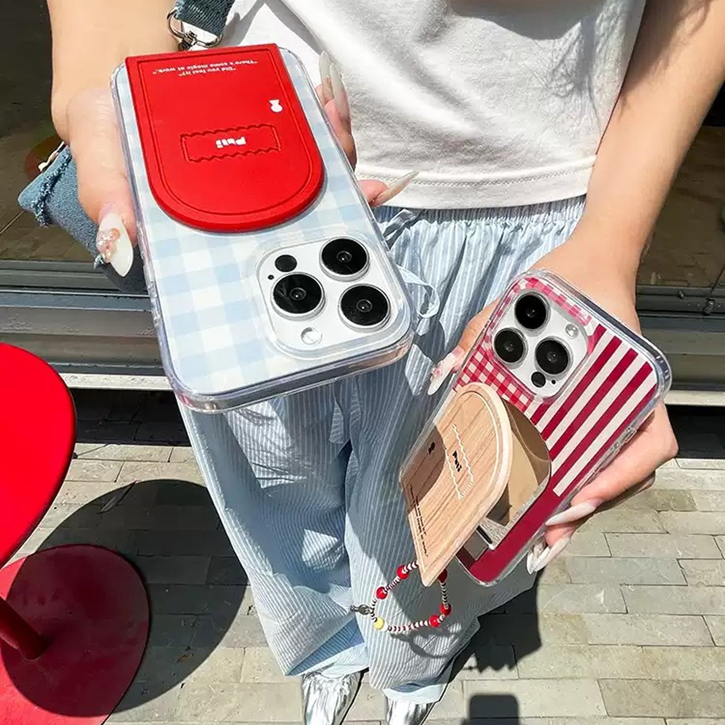 スタンド＆チェーン付きマジックドアミラーiPhoneケース