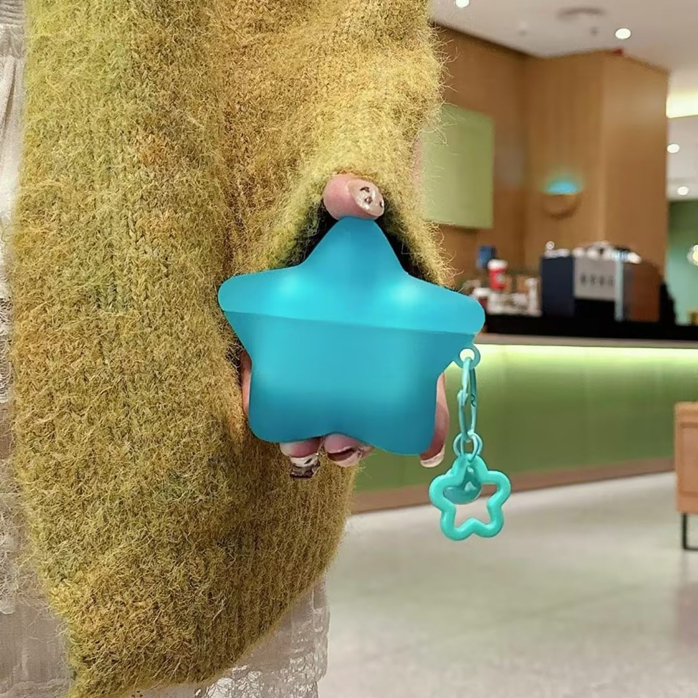 フロストスターAirPodsケース（お揃いのスターチャーム付き）