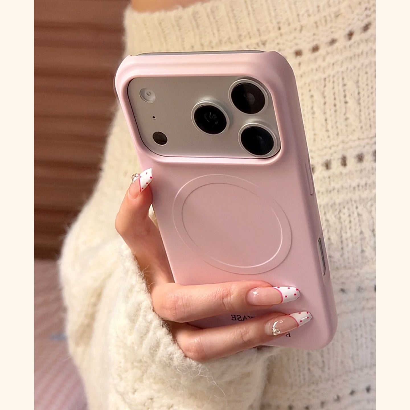 ドーパミン配色のコントラストカラーMagSafe iPhoneケース（ハート型マグネットスタンド付き）