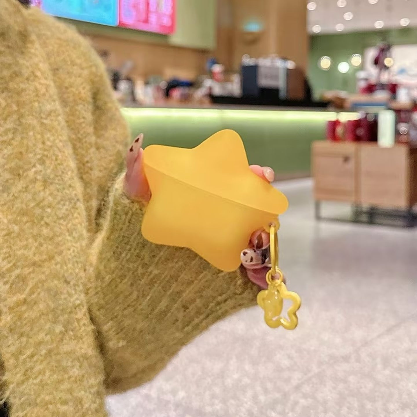 フロストスターAirPodsケース（お揃いのスターチャーム付き）