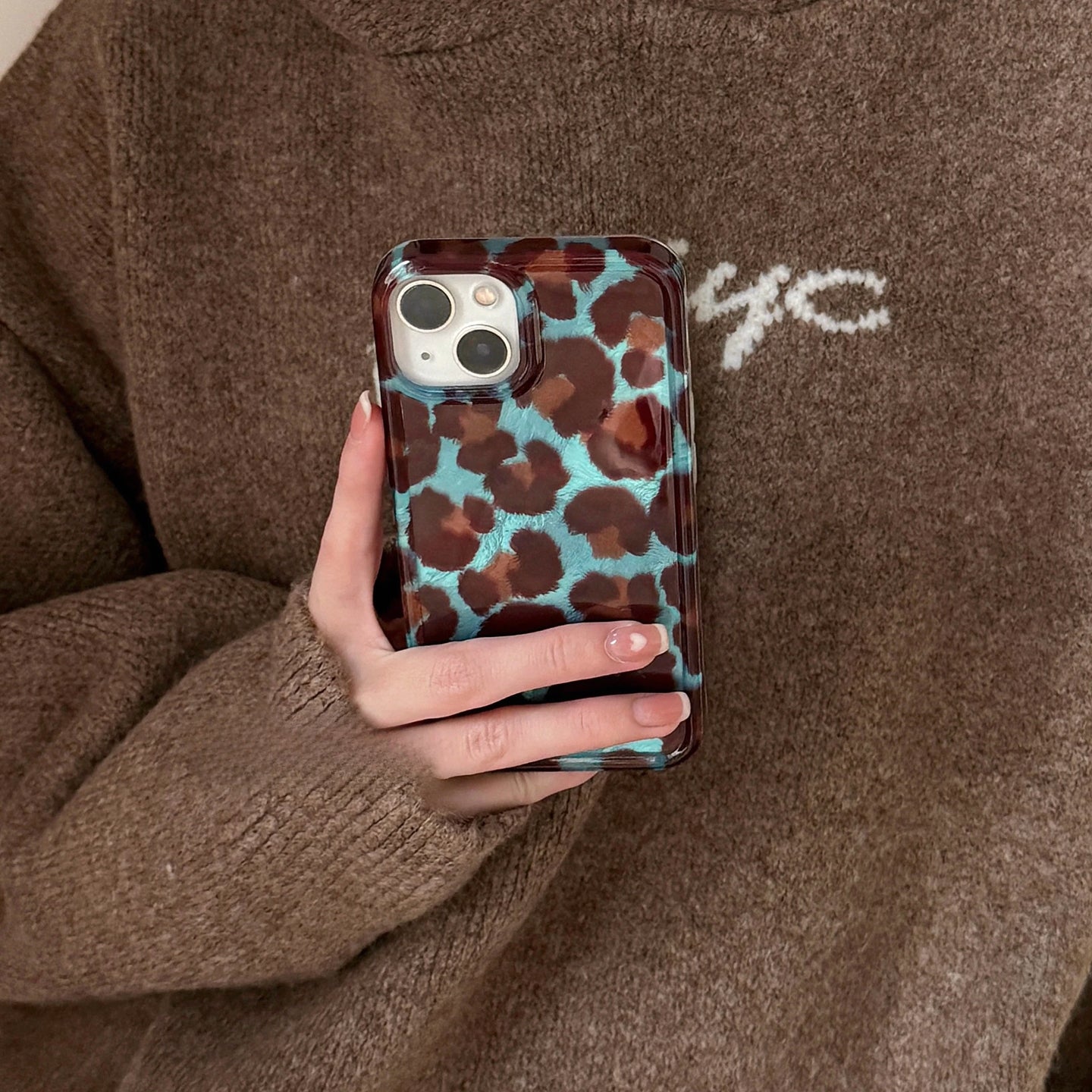 ヴィンテージ風ブルーブラウンレオパード柄iPhoneケース、反射する錫箔面